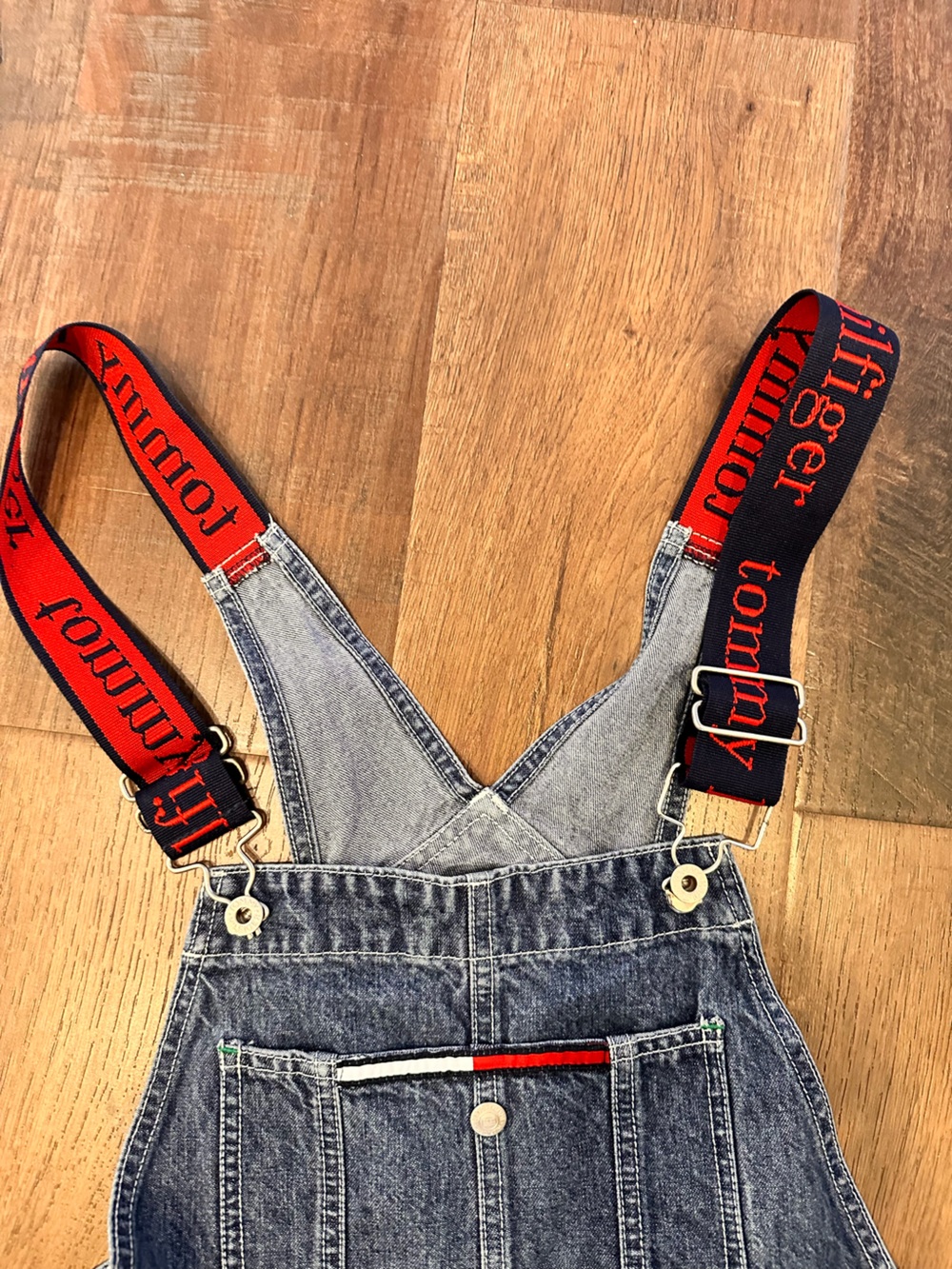 Tommy Hilfiger Y2K Blue Denim Shortalls with Red Branded Straps size medium - Picture 2 of 9